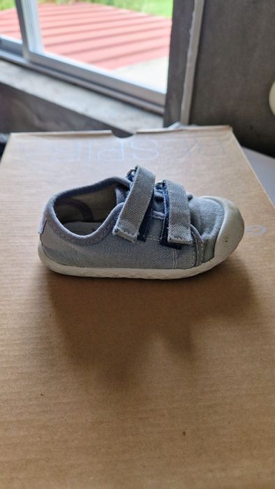 Chicco - sandálias (23) + sapatilhas (22)