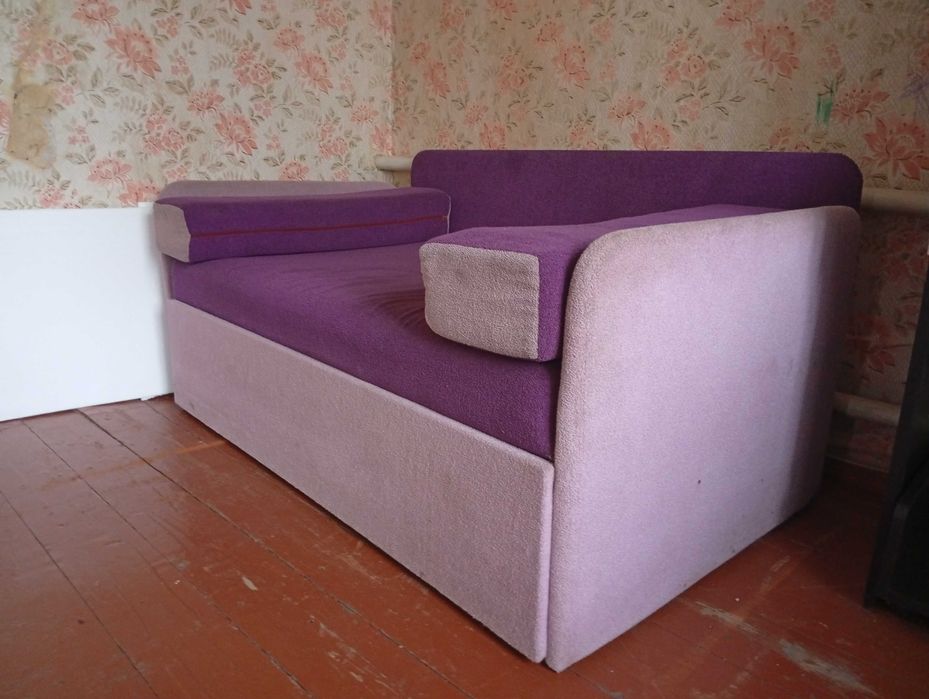 Продам дитячий диванчик/невеликий