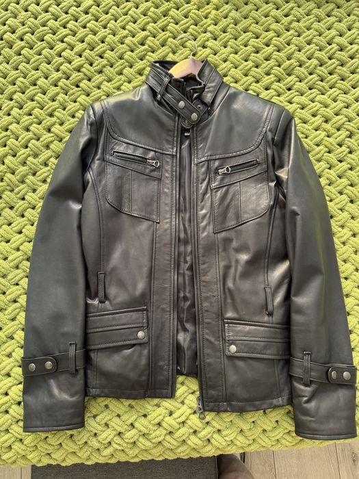 Шкіряна жіноча куртка