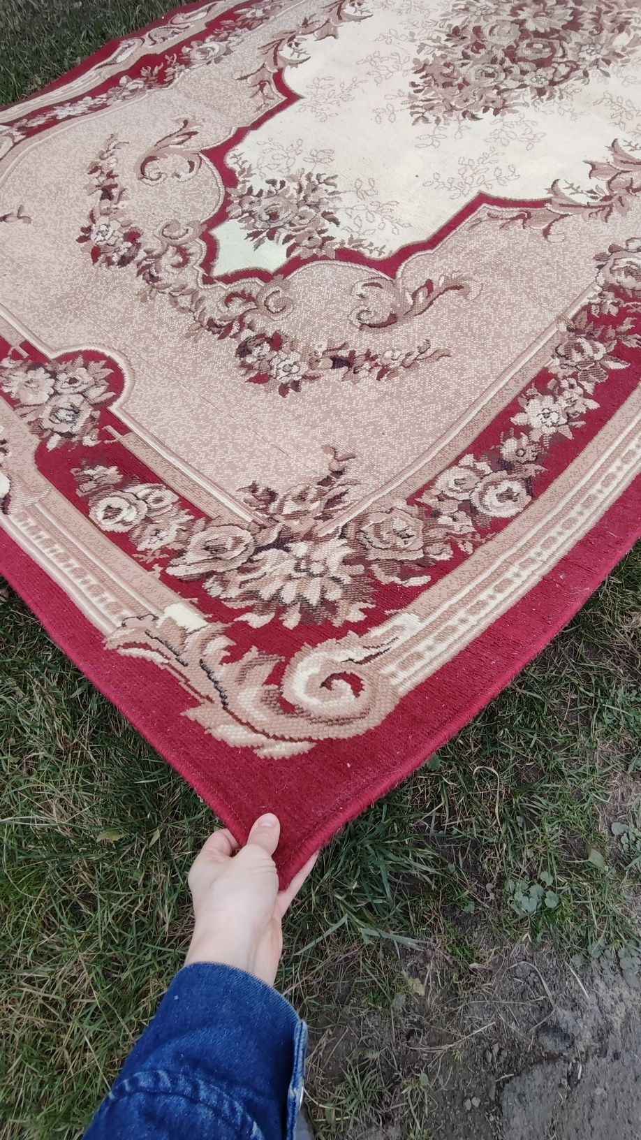 Продам ковёр на пол