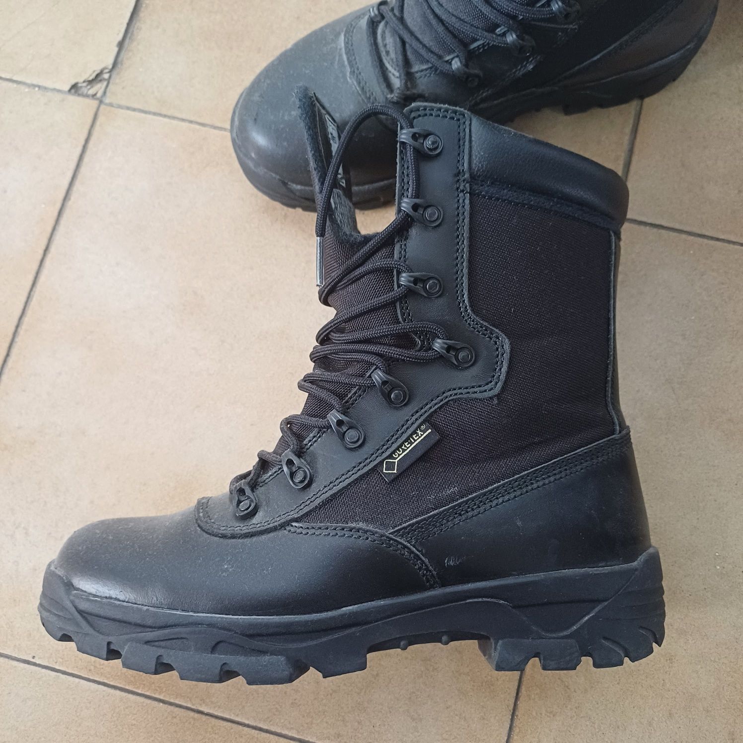 Botas militares Goretex 40