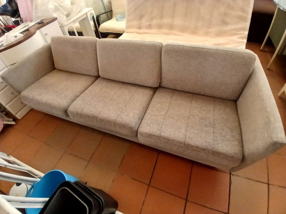Sofa moderno de 3 lugares