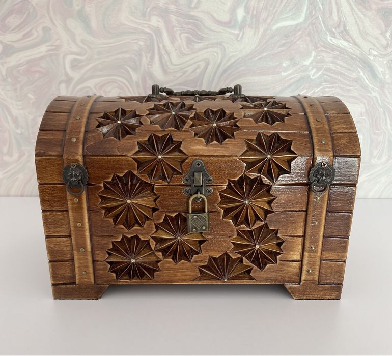 Дерев’яна скринька (сундук,шкатулка)ручної роботи