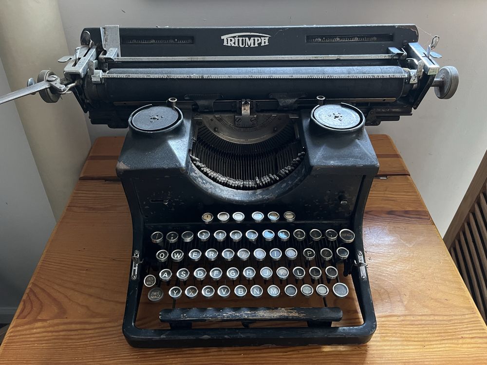 Maszyna do pisania triumph