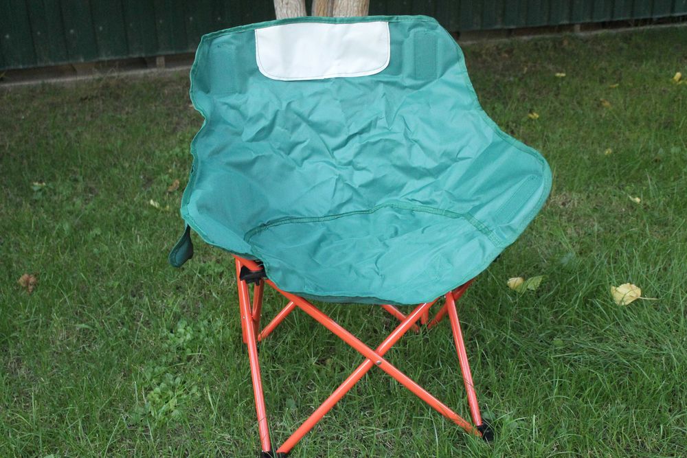 Туристичне крісло для відпочинку на дачі. Нове крісло