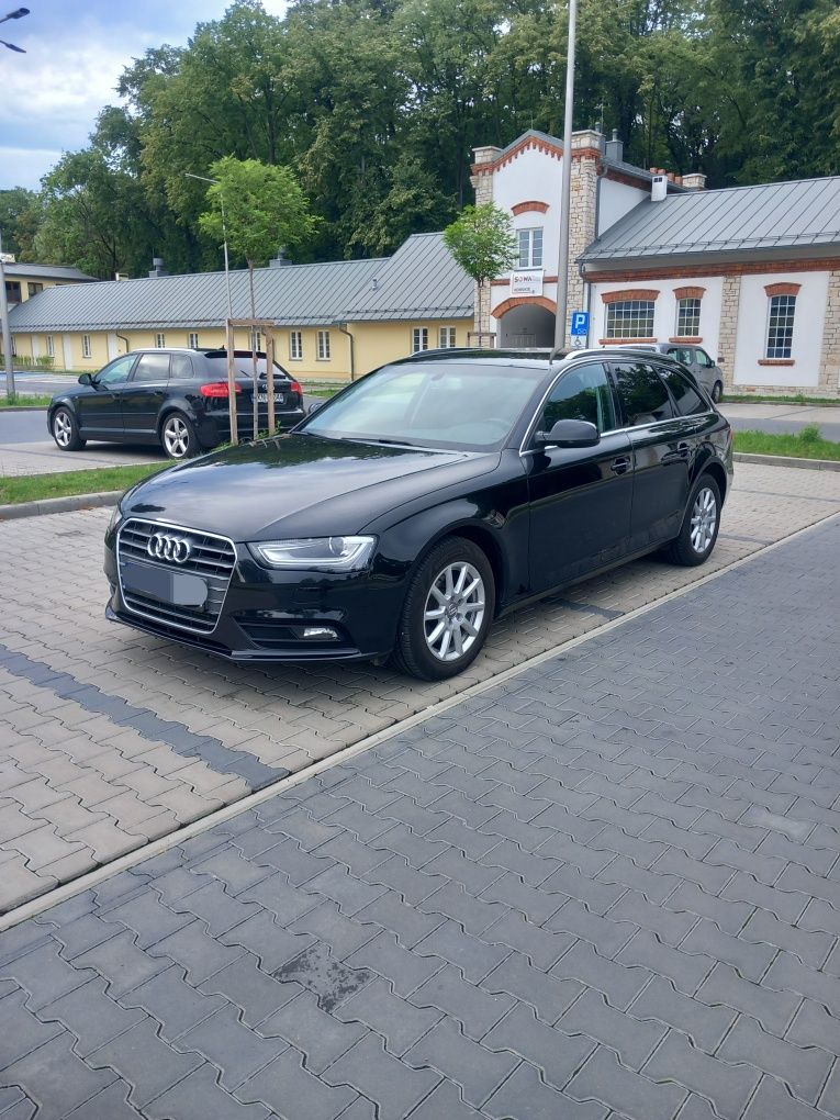 Audi a4 b8 1.8 tfsi 170 km mały przebieg  171tys  100%sprawne  2013rok