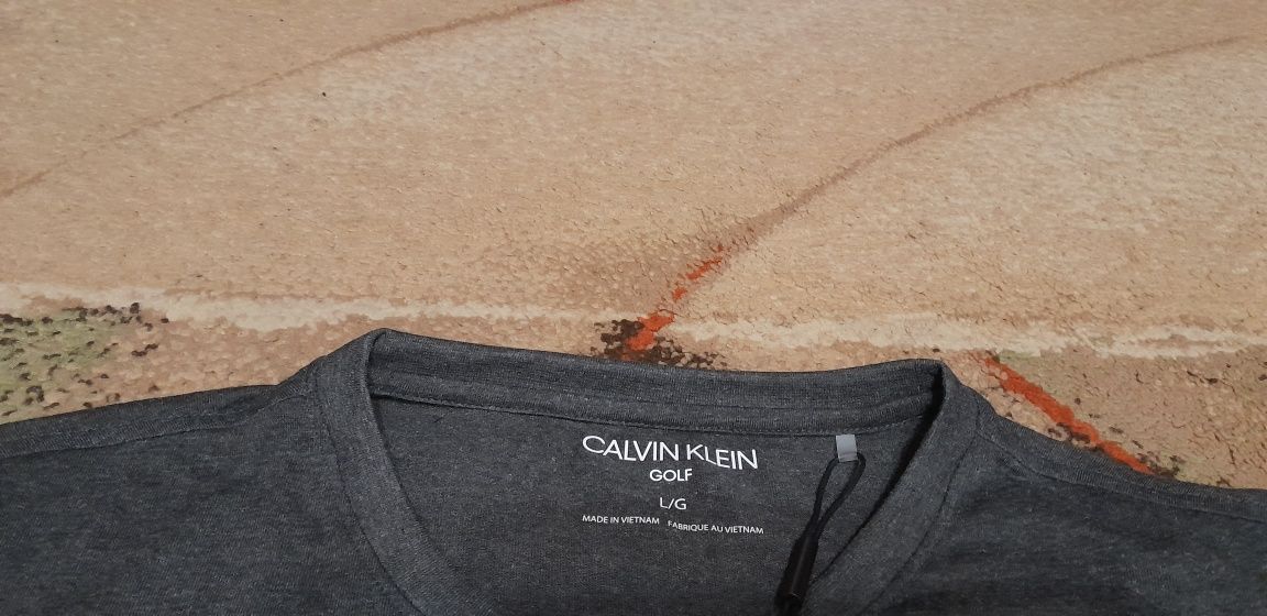 Koszulka męska Calvin Klein.L,XL.NOWA.Cena 70 zł.ZAPRASZAM.