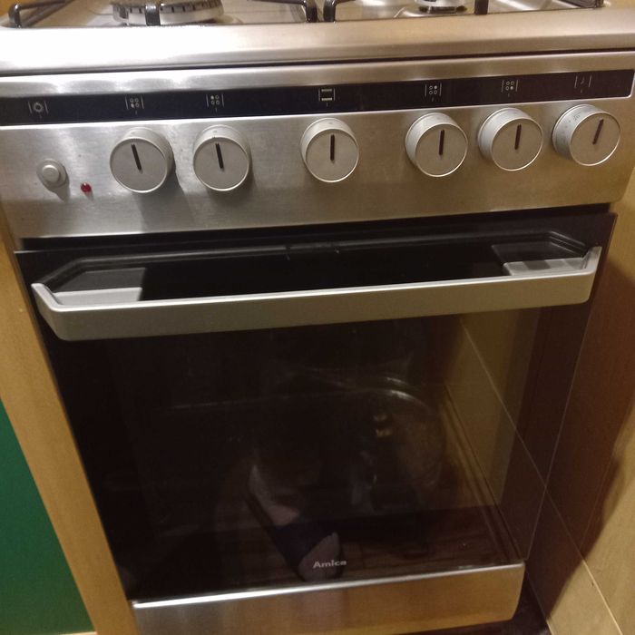 Kuchenka gazowa z szybą