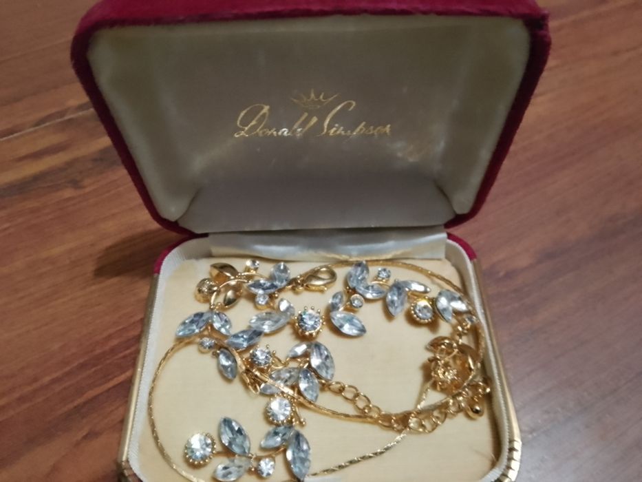 Продам вінтажну прикрасу .