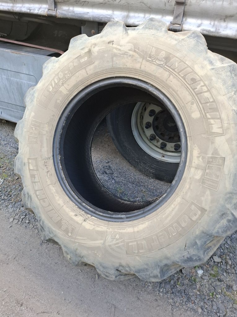 Opona 440/80-24. 16.9/80-24 Michelin