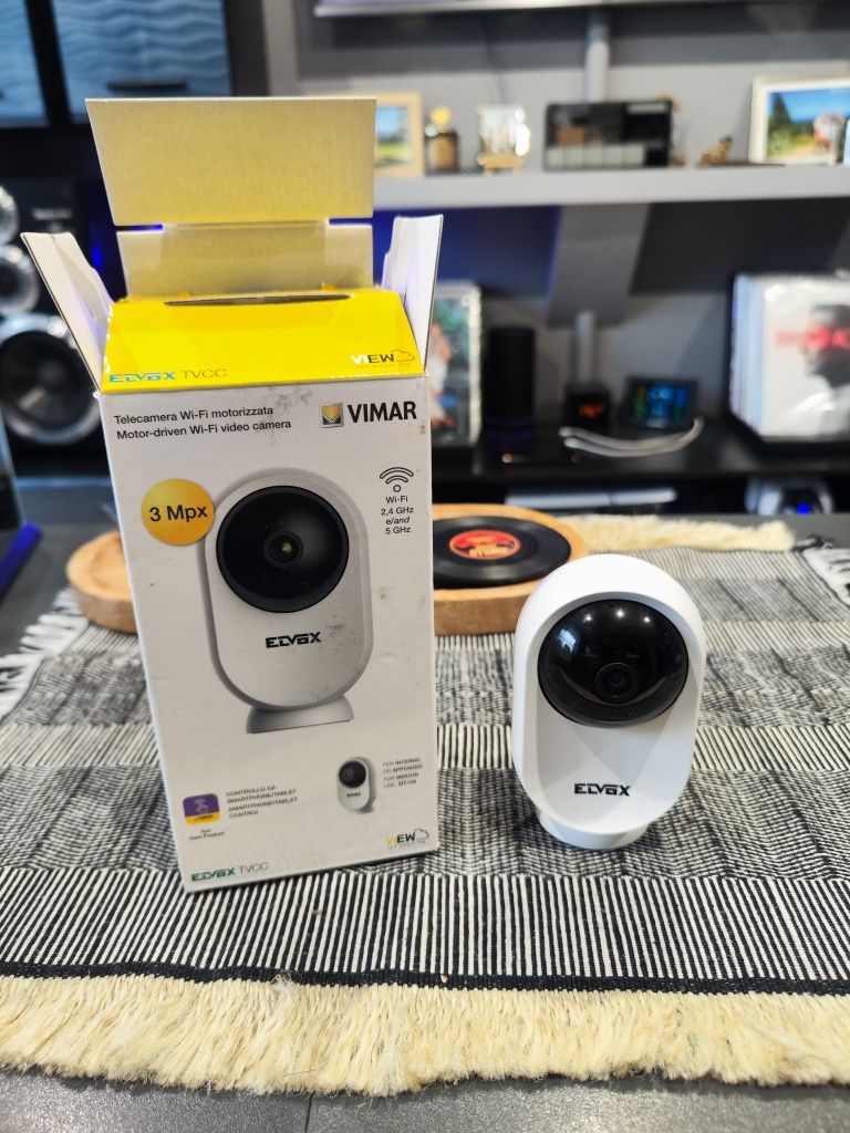 Vimar 46239.036C Kryty zmotoryzowany aparat WiFi