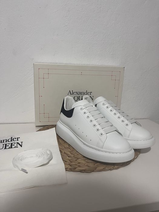 Alexander McQueen Novas