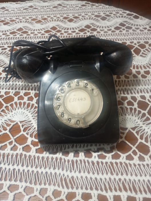 Vendo telefone muito bonito bom estado antigo