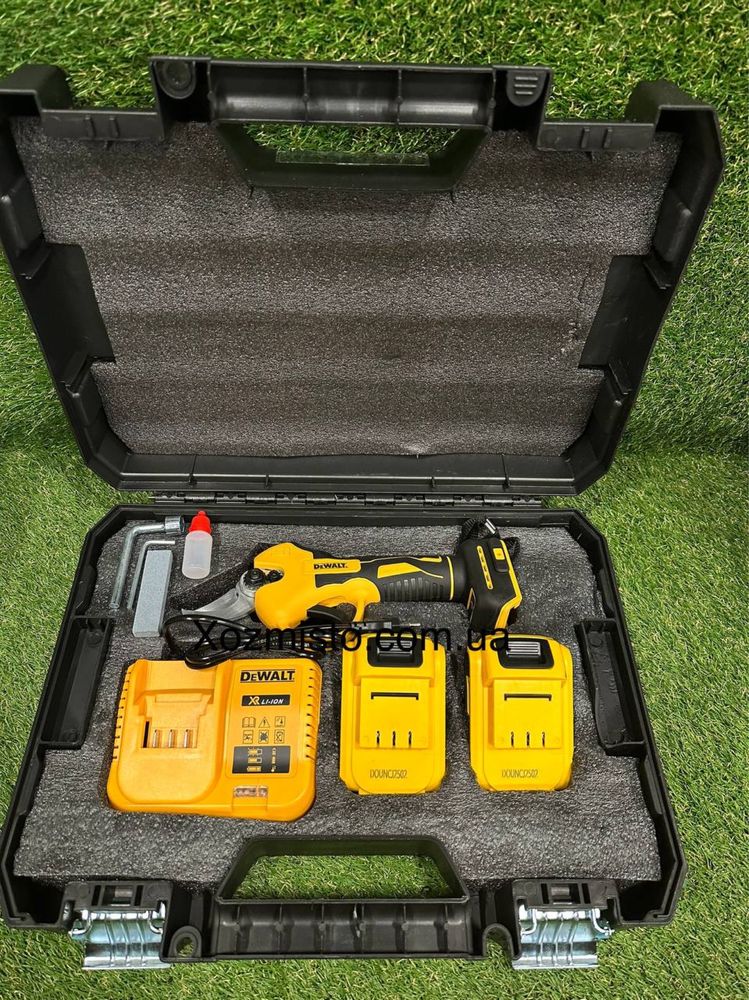 Акумуляторний секатор DeWalt DCMPP550P1 (48V, 6AH) ефективний інструм