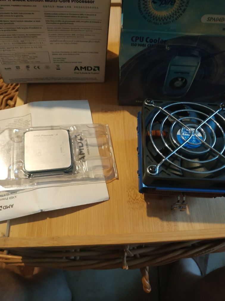 Procesor AMD Phenom X2 560 oraz wentylator Spire pod procesor AMD