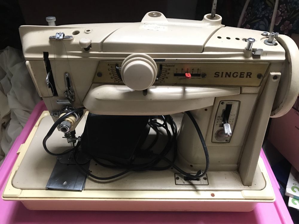 Máquina de costura Singer 411 G