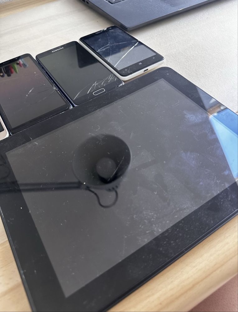 telefony starsze modele i tablet