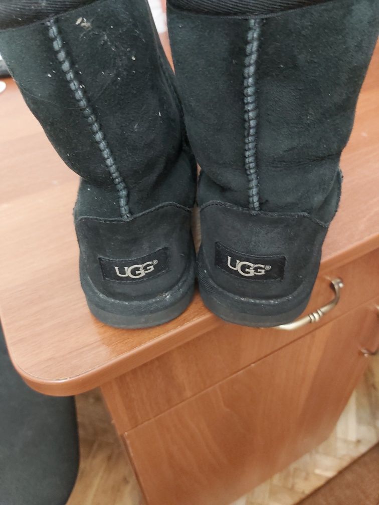 Продам UGG бу .В хоршнм состоянии.