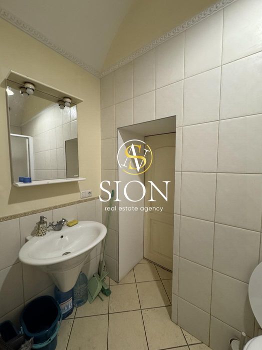 Продаж офісу 123 м2, Печерськ, Липки, Грушевського 16, навпроти ВР