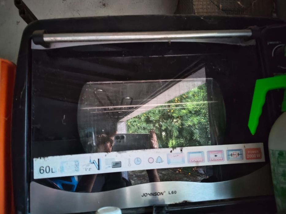 Forno elétrico a funcionar