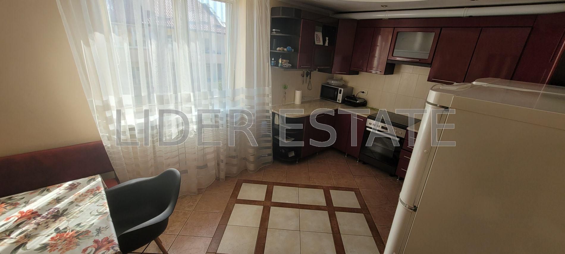 Продаж квартири 5 кімнат, 5/6 поверх, 166 м², Ужгород