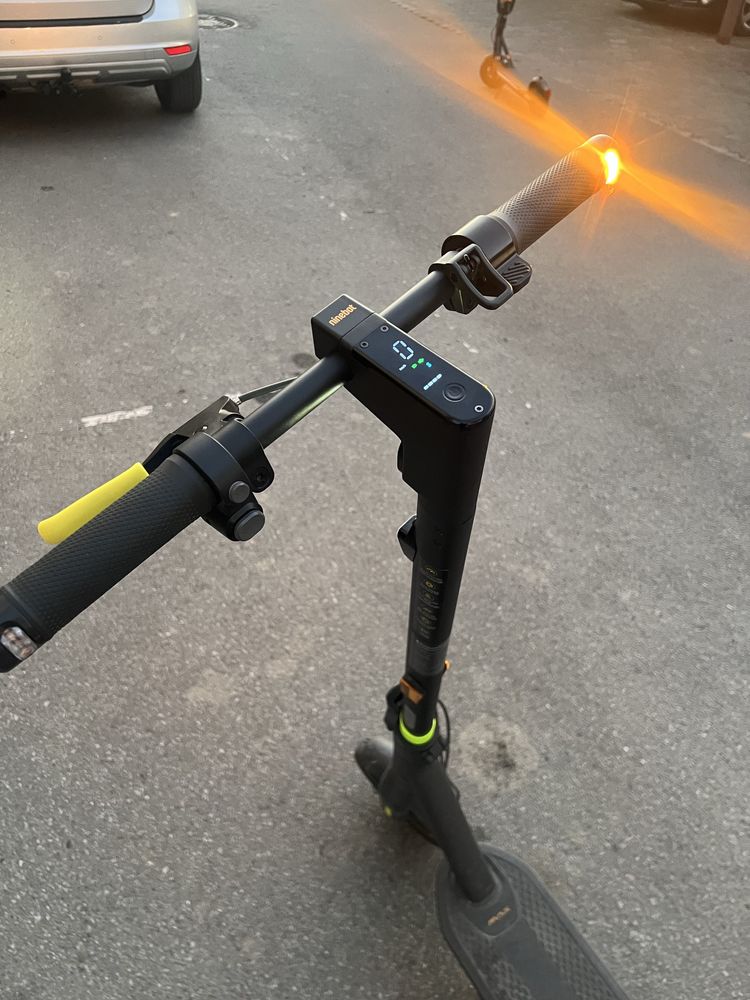 Ninebot MAX G2  ( 35km )