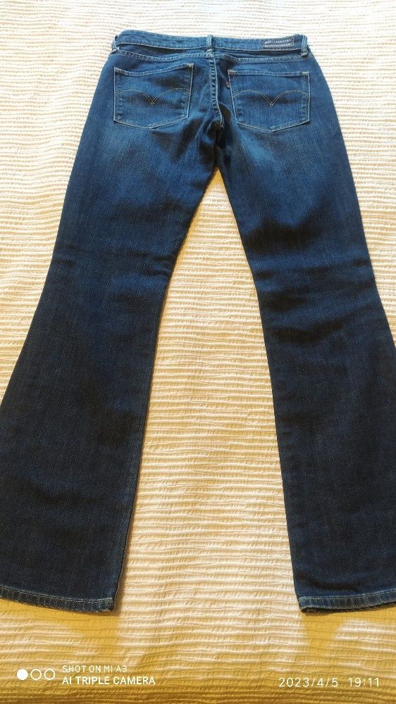 Jeans Levis bootcut 25