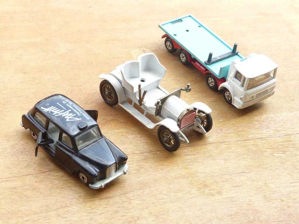 Модели автомобилей  фур повозок , странинных ретро