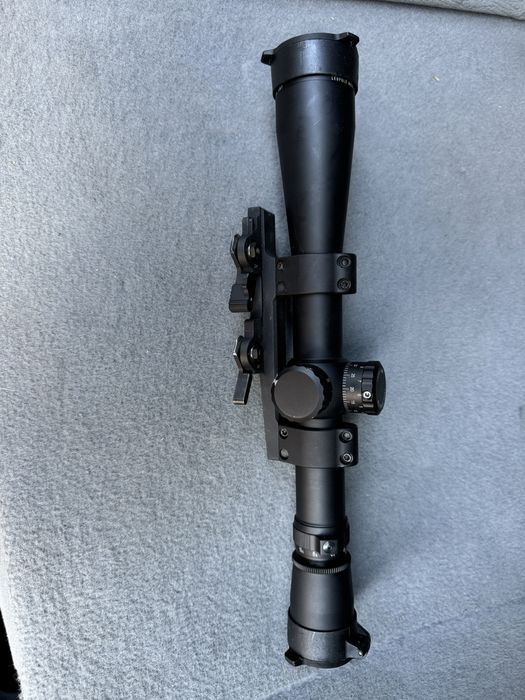 Приціл Leupold Mark4