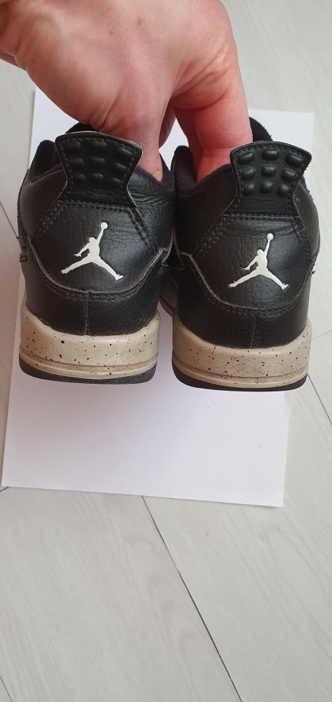 Дитячі кросівки Jordan nike розмір 30,устілка 18 см.