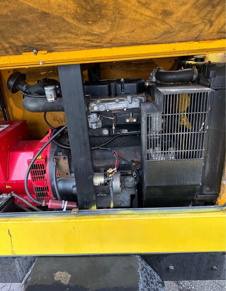 Gerador Gesan  27 kva com reboque