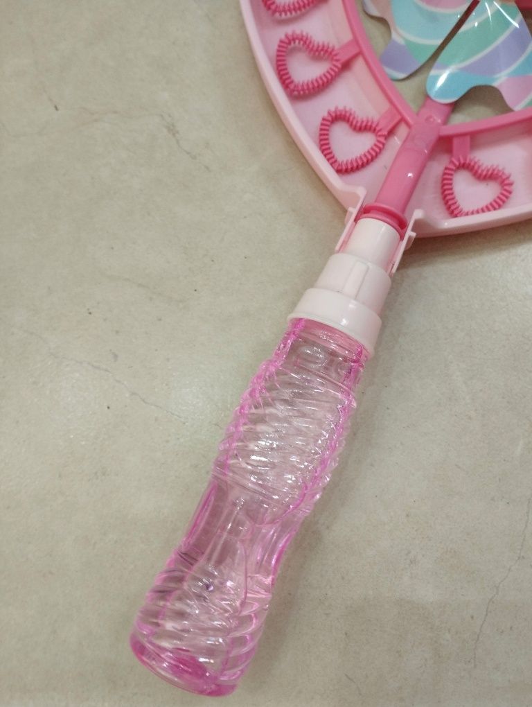 Brinquedo de fazer bolas de sabão novo