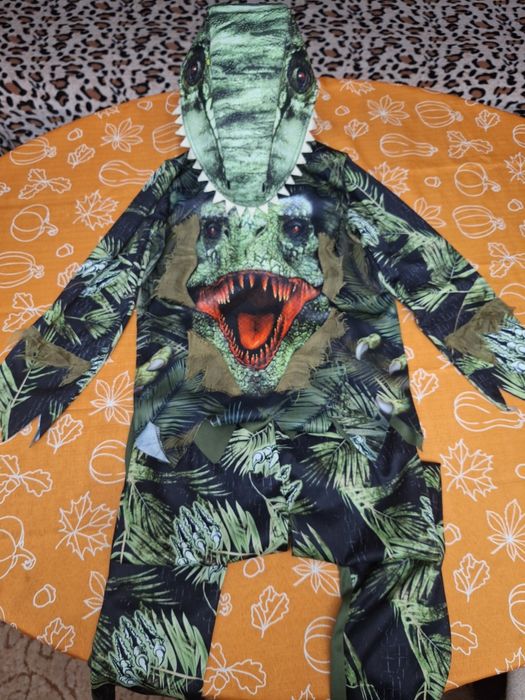 Костюм динозавра на 7-8 лет