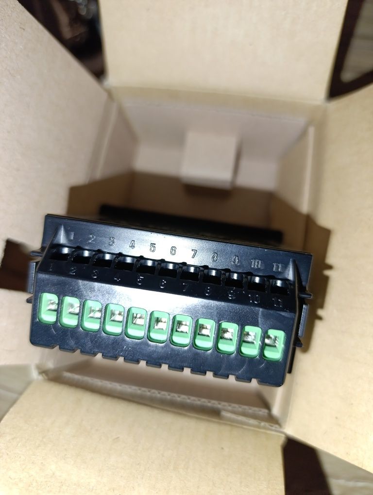 Температурний контролер TC4Y-14R