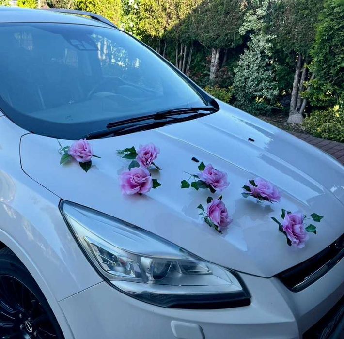 Dekoracja samochodu ozdoby na auto do ślubu róże kwiaty bukieciki róż