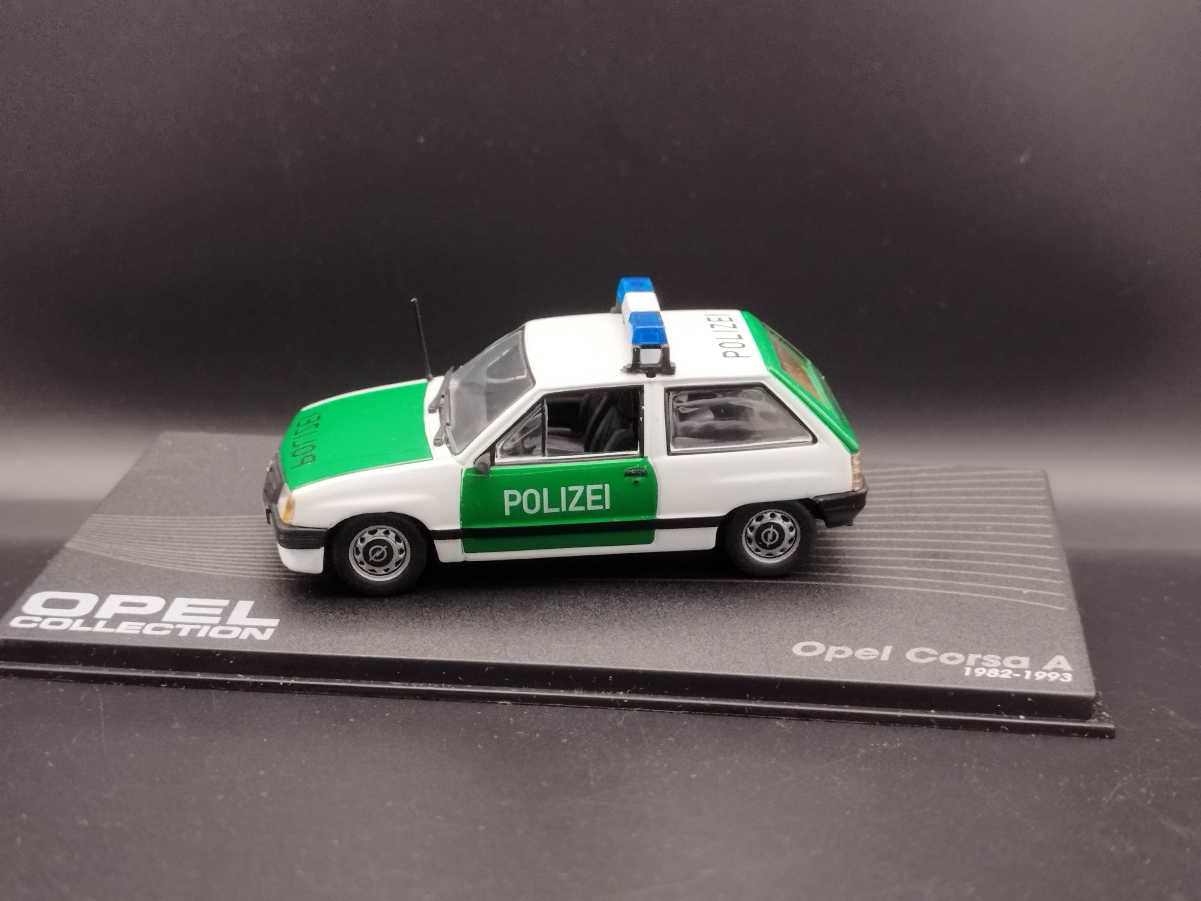 1:43 Opel Collection Opel Corsa A Polizei  model używany