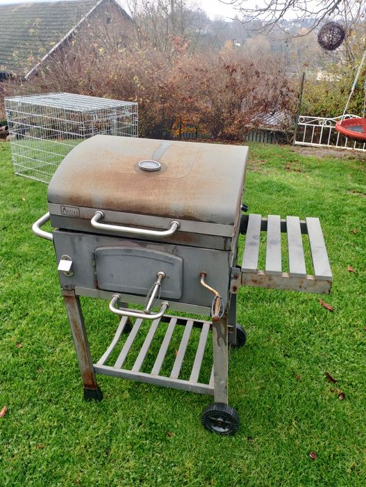 Używany grill ogrodowy