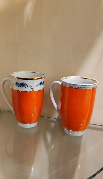 Чашка фарфоровая писатели, подстаканники посеребрянные, серебряные.