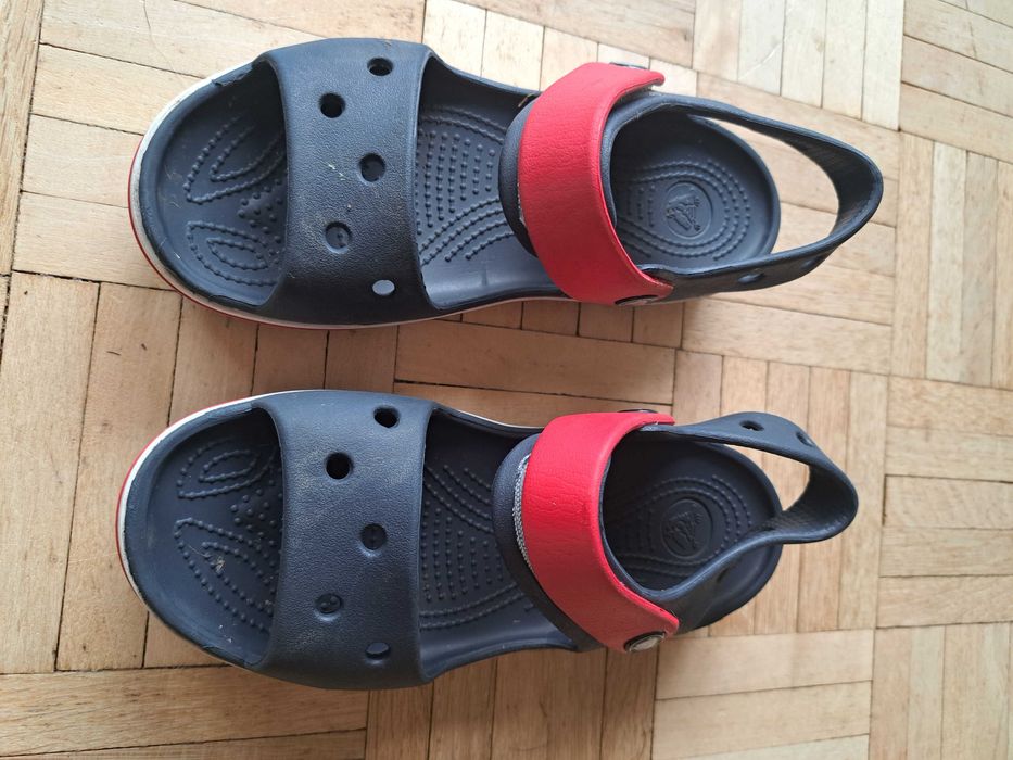 Sandały Crocs. Rozmiar J1.
