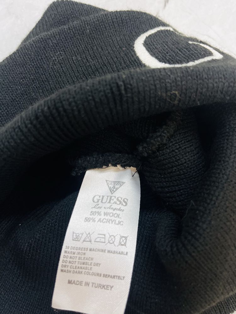 Шапка жіноча Guess