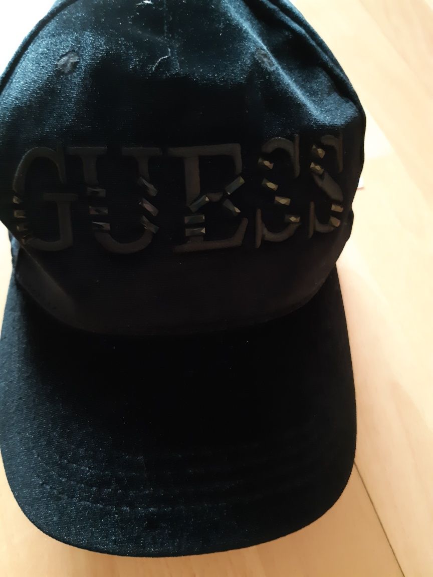 Damska czapka Guess