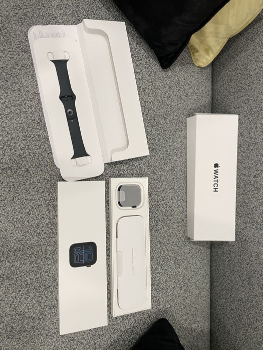 Apple Watch SE 3 44mm Midnight Sport Band M/L