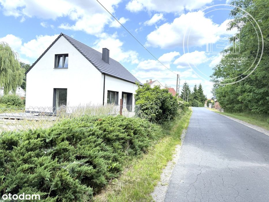 Dom wolnostojący przy ścianie lasu/ do wykończenia