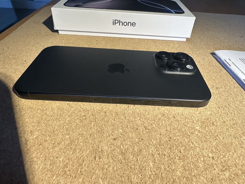 iPhone 16 Pro Max 256GB - Black Titanium