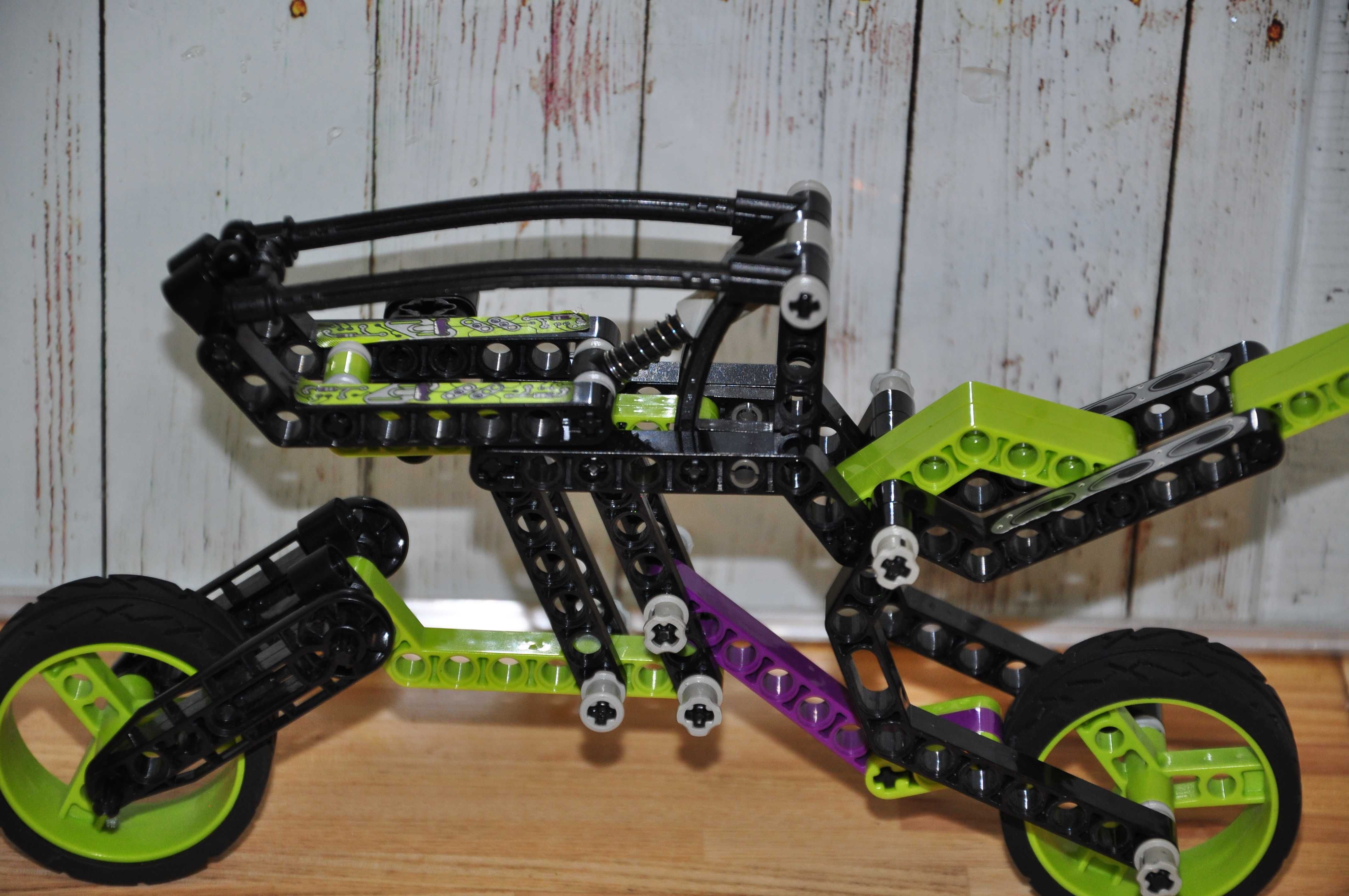 Zestaw LEGO Technic Duel Bikes 8305