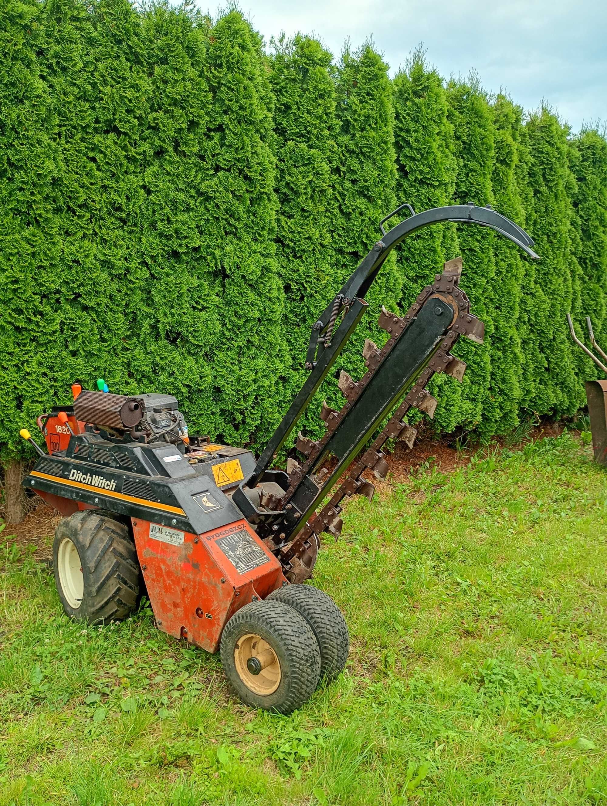 Wynajem: Koparka łańcuchowa Ditch Witch 1820 , wykopy liniowe , napęd