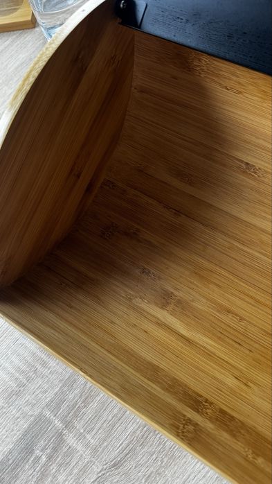 chlebak bambusowy z metalową pokrywą altom design czarny