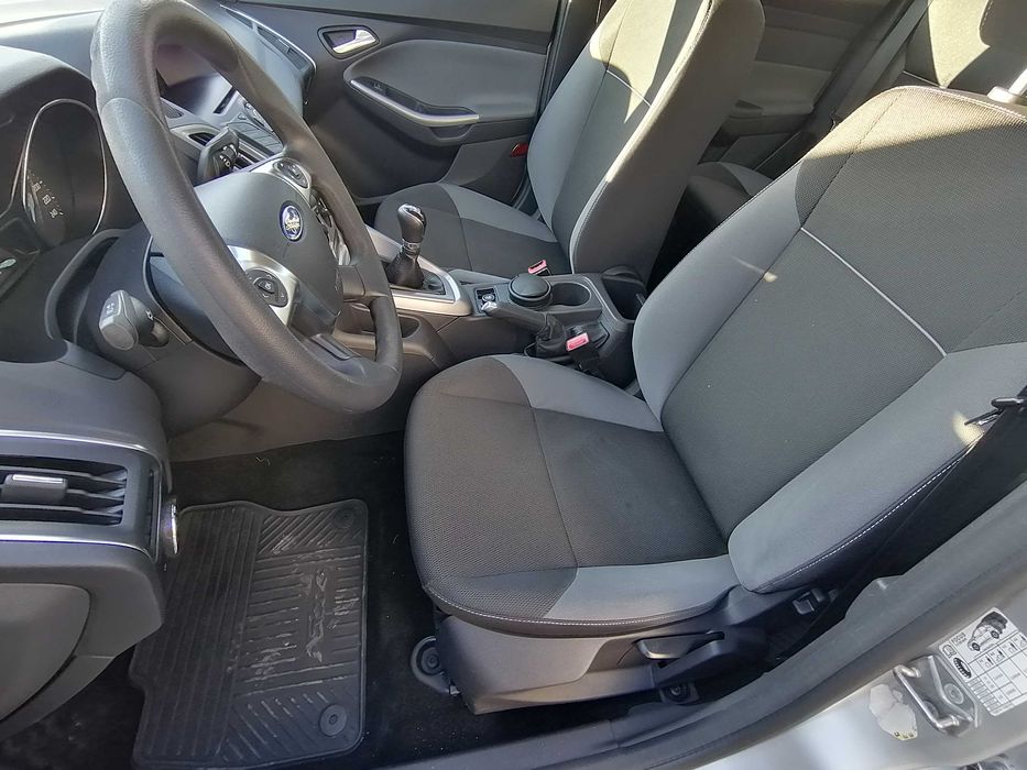 Ford Focus  1.6 105 KM / Serwisowany / 2 komplety kół