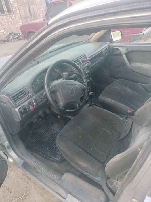 Продаю Опель вектра а