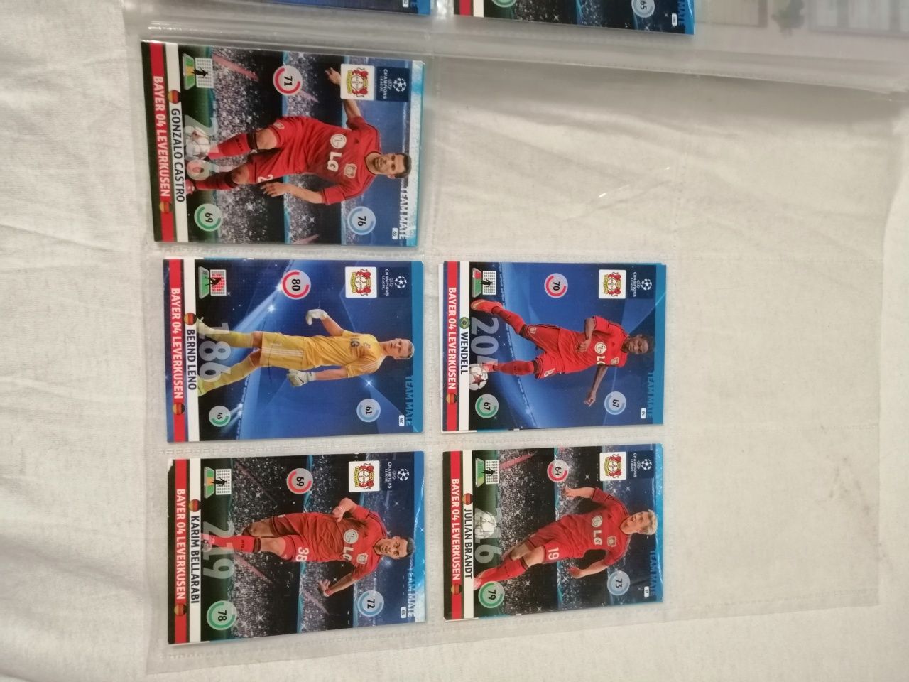 Sprzedam karty piłkarskie PANINI UEFA Champions League różne 16 sztuk